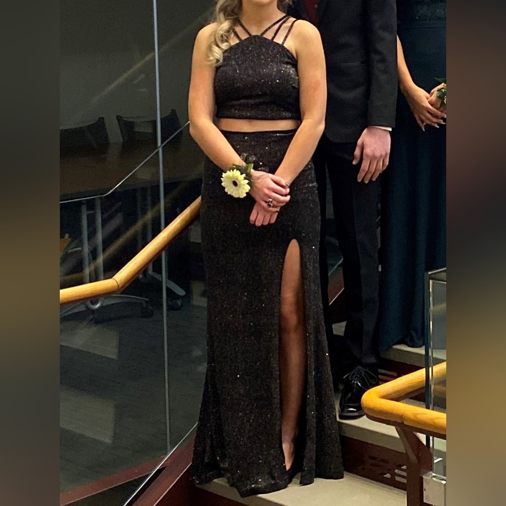 Beautiful 2 piece black, size 3 long dress.